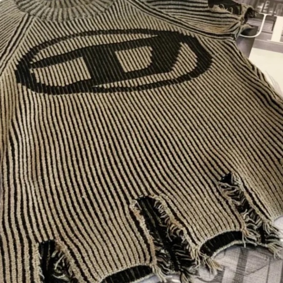 Authentic DIESEL Distressed Sweater. Small - Picture 16 of 16